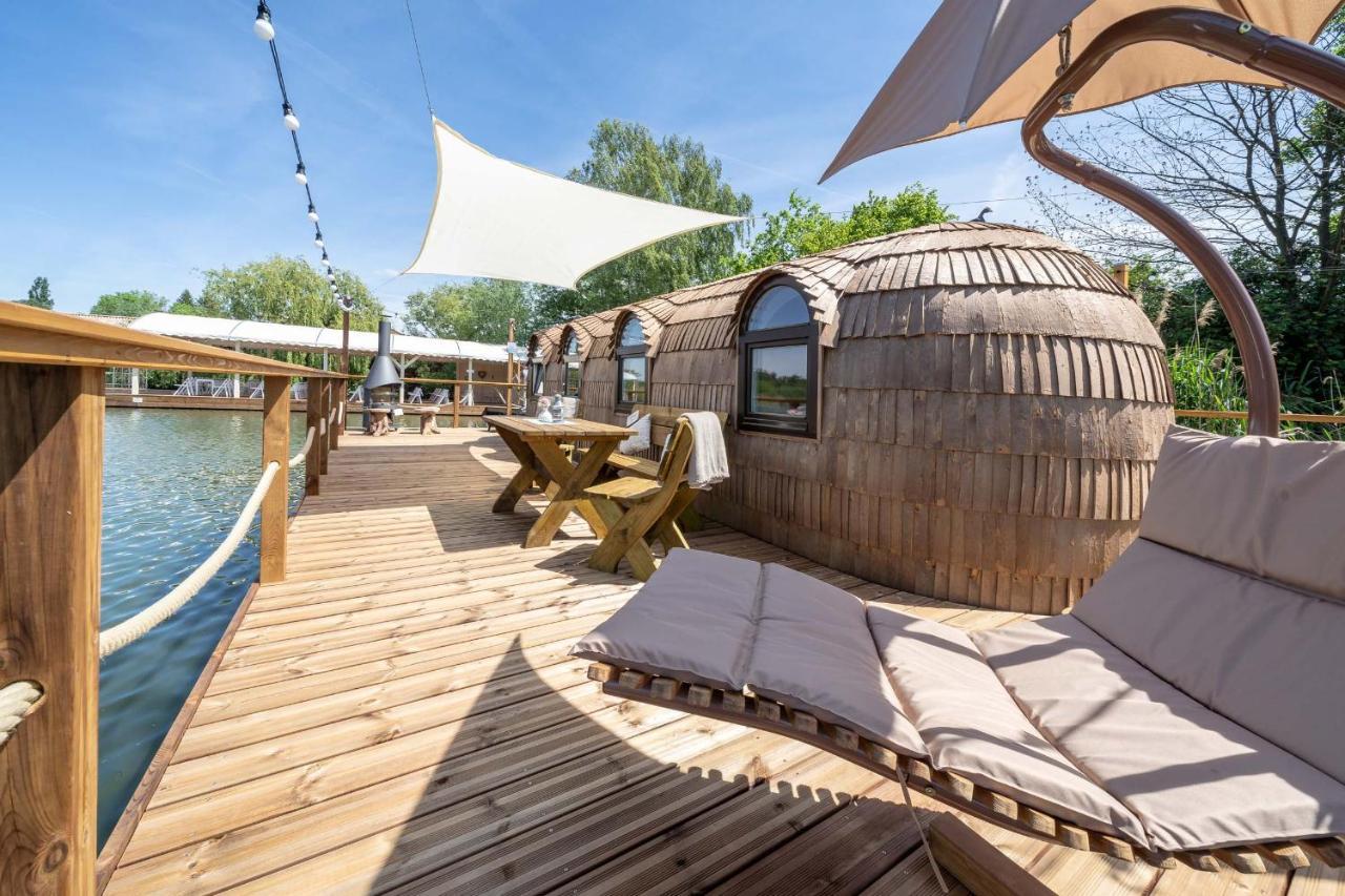 Lieblingsplatz Parey - Schwimmendes Iglu Hotel Luaran gambar